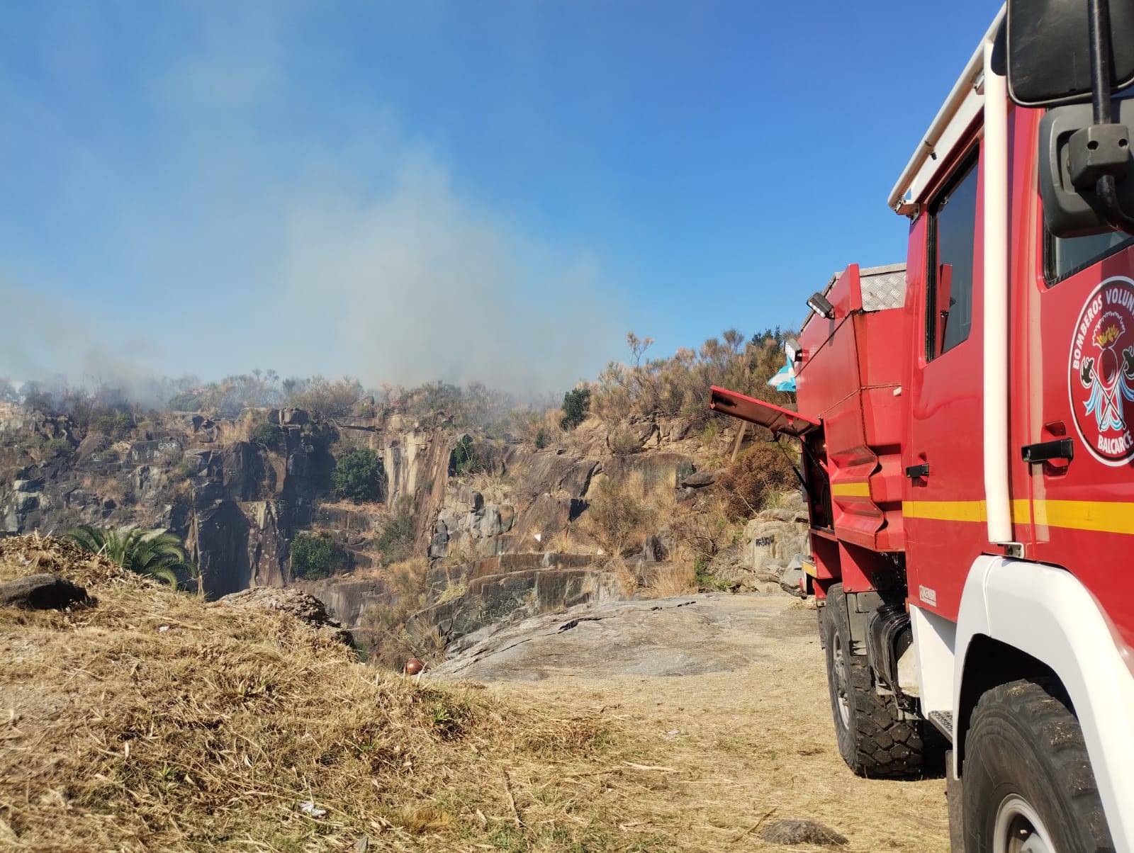 Incendio de magnitud en el cerro El Triunfo: trabajaron Bomberos ...